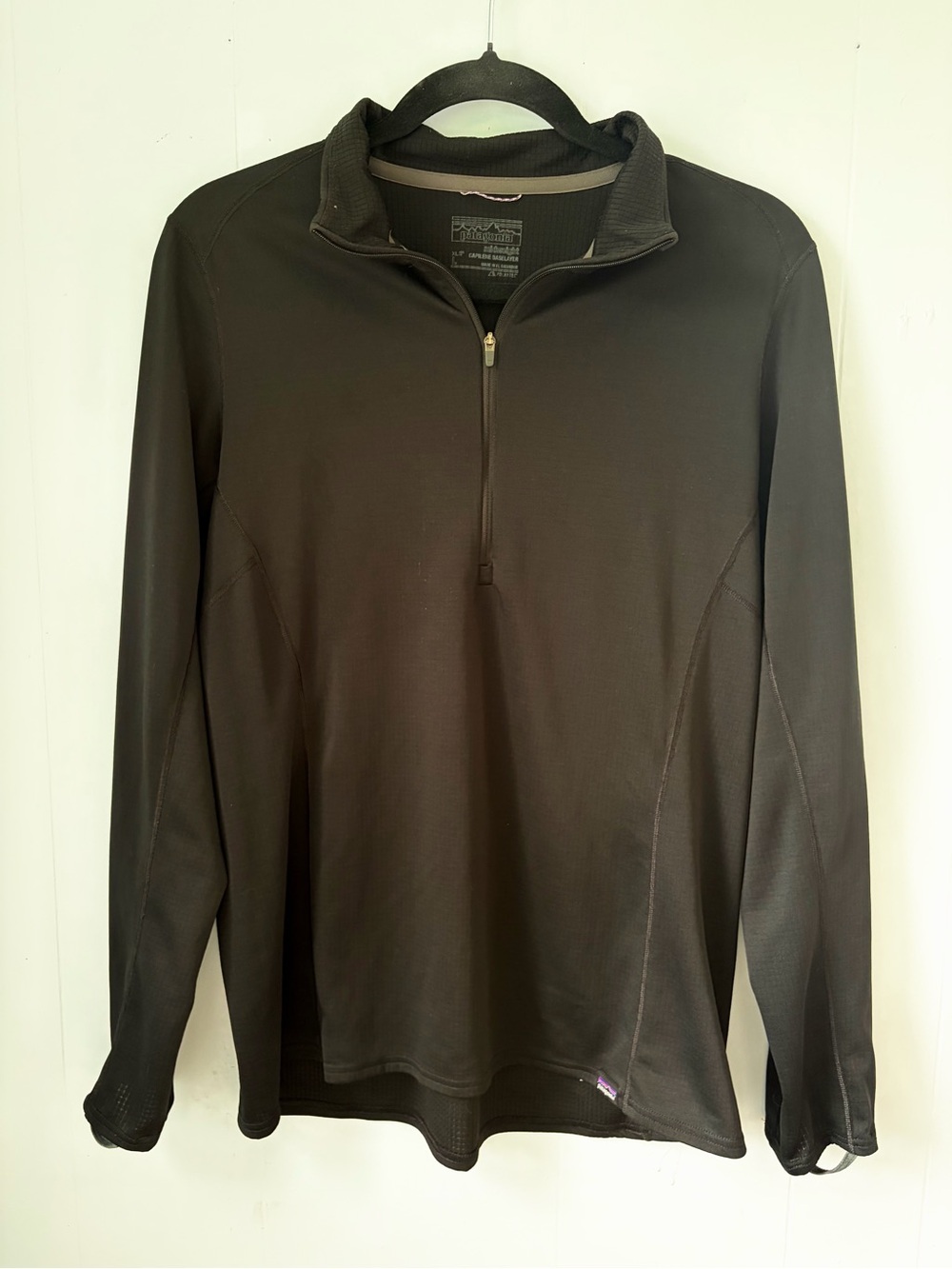 Patagonia Woman’s Black quarter-Zip Pullover L